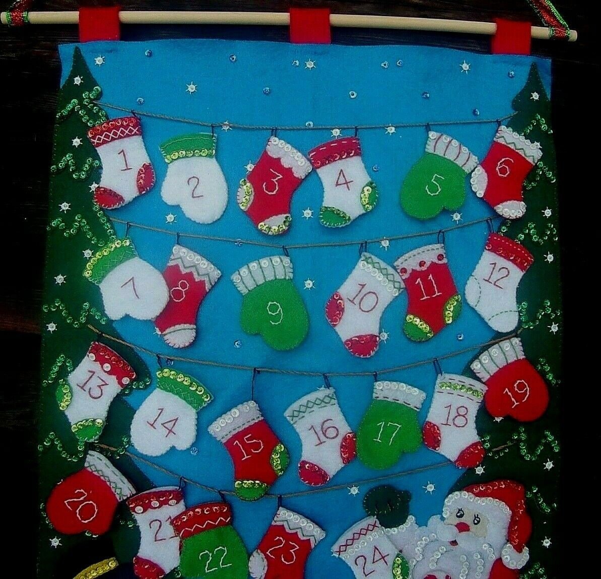 NEW Advent Calendar Handmade FINISHED Bucilla Mittens & Stockings COMPLETED Felt Wall Hanging 86735 Vintage Advent