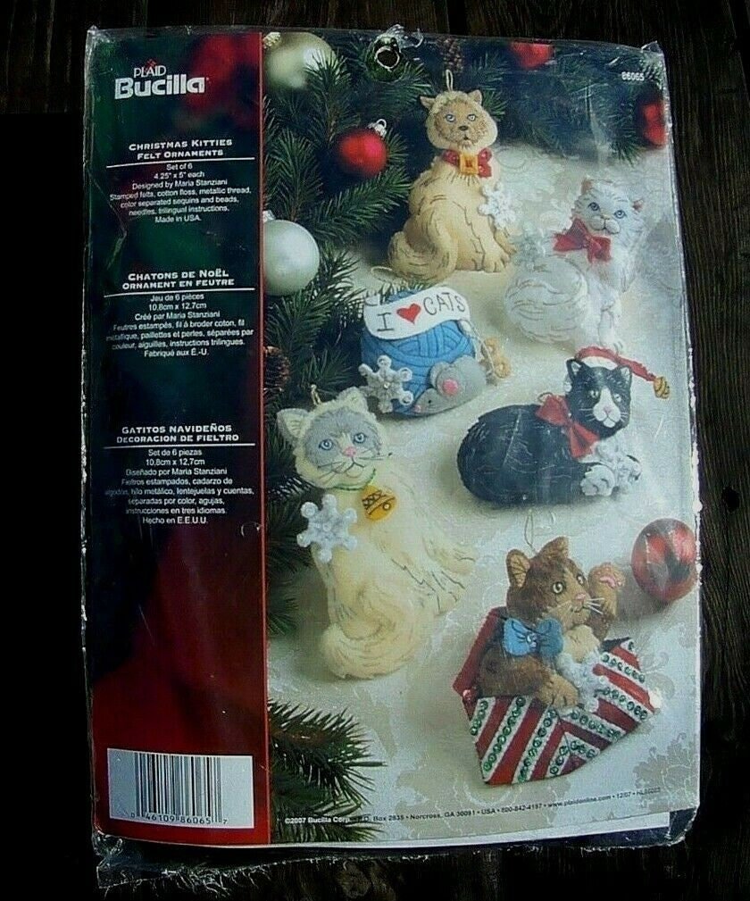 RARE New VINTAGE 2007 Original Bucilla Christmas Felt Ornament Kit 86065 Kitties Cats Christmas Holiday Decor Vintage Craft Kit