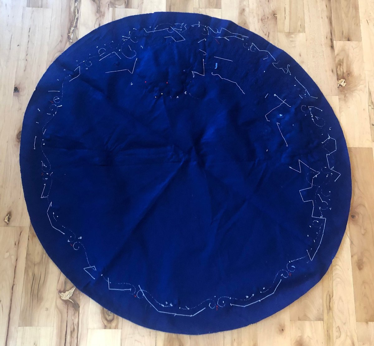 New Vintage Tree Skirt Kit, Handmade Finished Bucilla Kit, Merry Christmas #83019 Table Cover Santa Sleigh Reindeer Holiday Home Decor