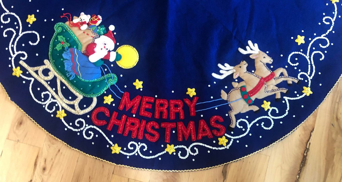New Vintage Tree Skirt Kit, Handmade Finished Bucilla Kit, Merry Christmas #83019 Table Cover Santa Sleigh Reindeer Holiday Home Decor