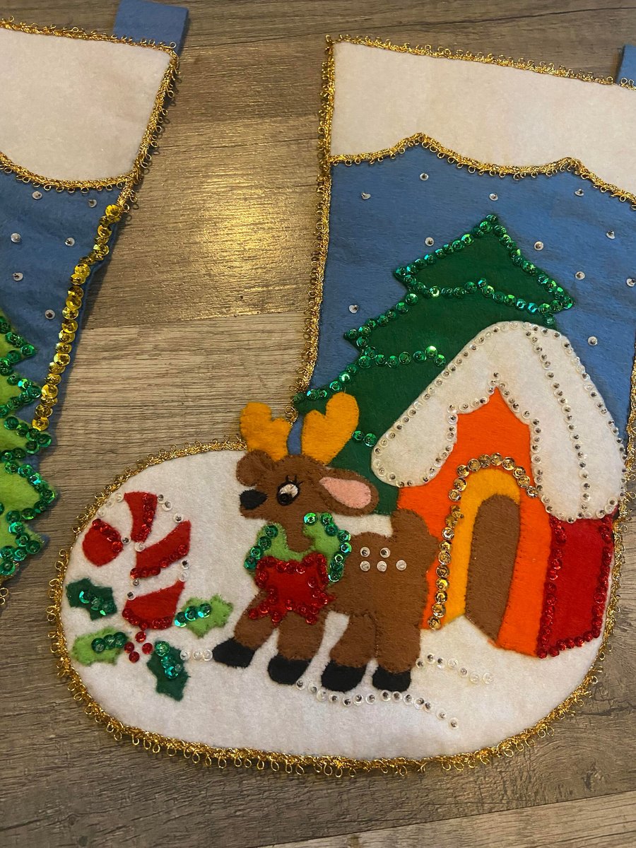 FINISHED HANDMADE LEEWARDS Rare Vintage Pair 1979 Santa & Reindeer Felt Christmas Stockings Fireplace Lodge Holiday Decor Retro