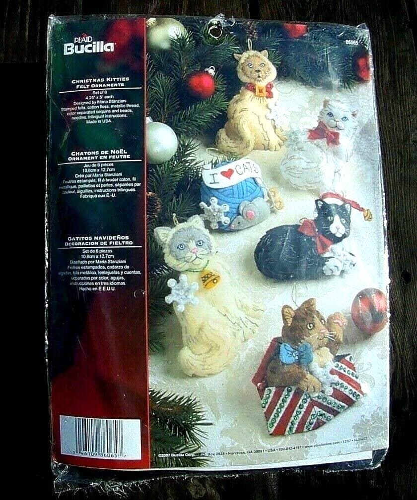RARE New VINTAGE 2007 Original Bucilla Christmas Felt Ornament Kit 86065 Kitties Cats Christmas Holiday Decor Vintage Craft Kit