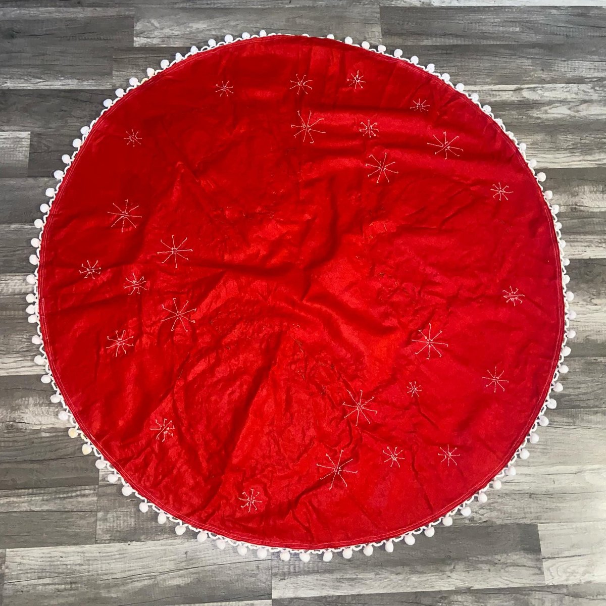 Handmade Vintage Tree Skirt, Finished Bucilla Santa Ornaments Tree Skirt 1635, Table Cover UNCUT Handmade Decorations Snowflakes
