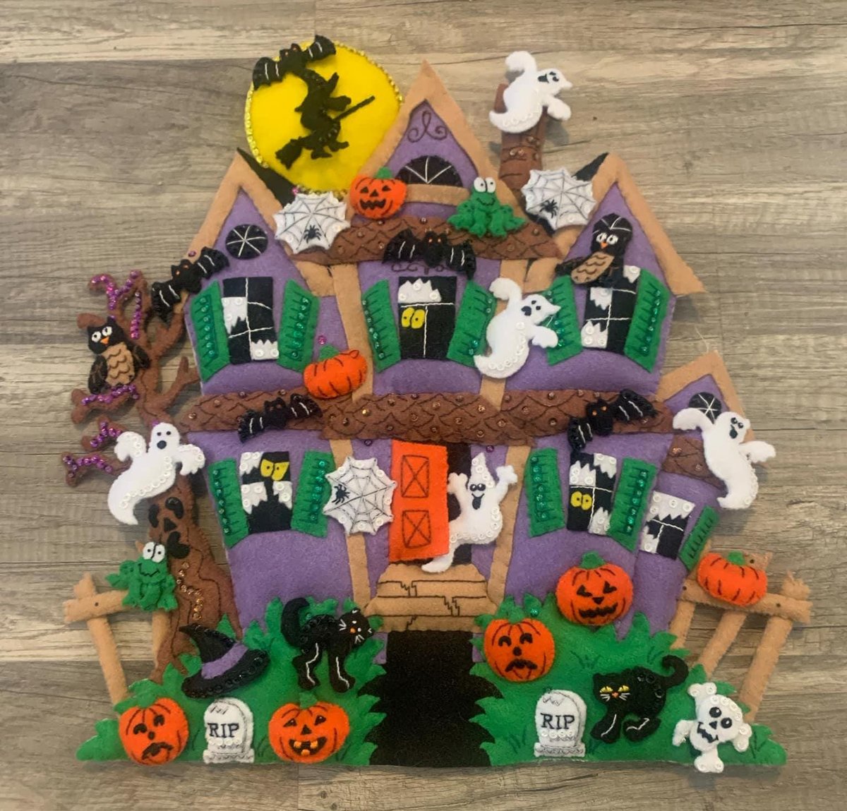 FINISHED NEW BUCILLA Haunted House Halloween Wall Hanging Felt | Rare Maria Stanziani 2014 Design Holiday Decor