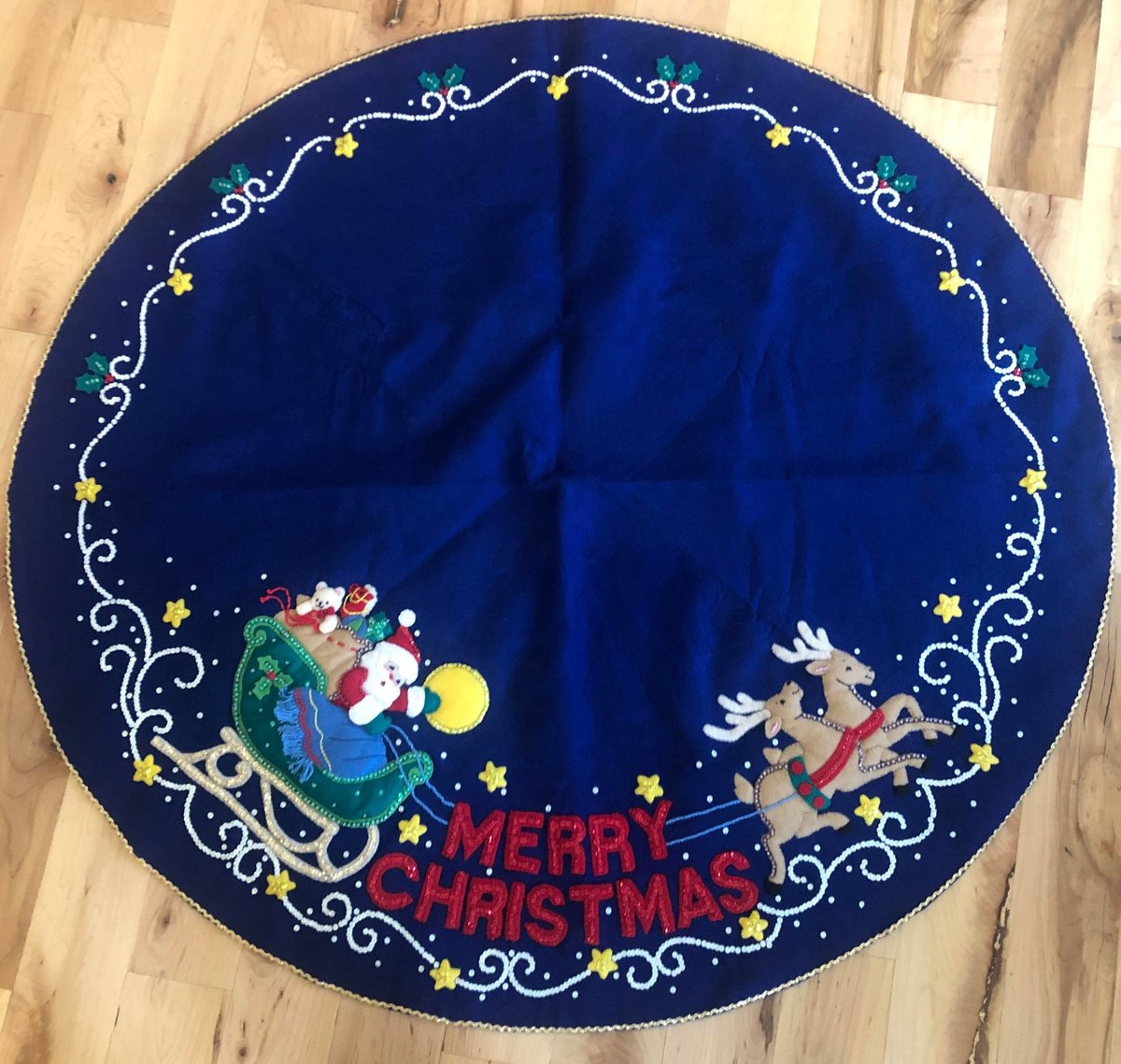 New Vintage Tree Skirt Kit, Handmade Finished Bucilla Kit,  Merry Christmas  #83019 Table Cover Santa Sleigh Reindeer Holiday Home Decor