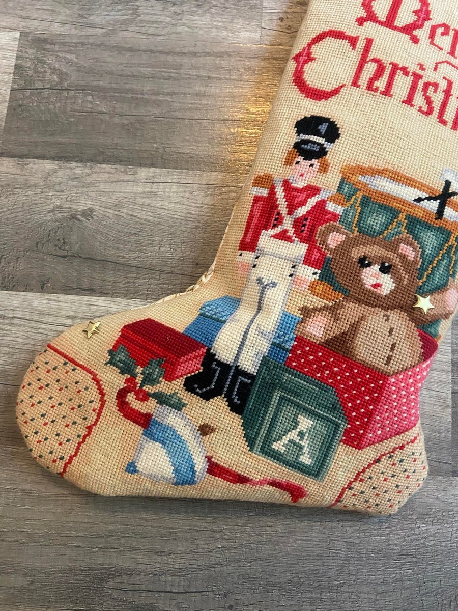 New VTG Handmade Finished Needle Treasures ANTIQUE TOYS Needlepoint Christmas Stocking 06817