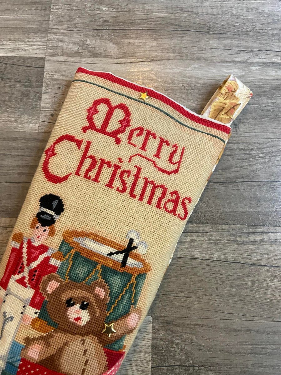 New VTG Handmade Finished Needle Treasures ANTIQUE TOYS Needlepoint Christmas Stocking 06817