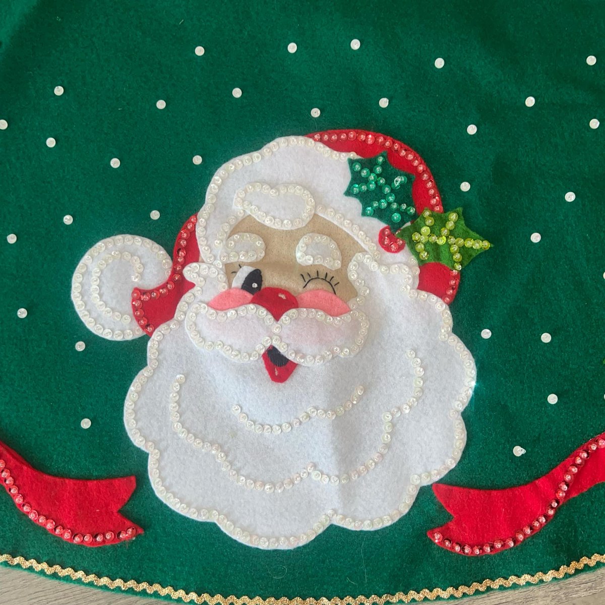 Christmas Tree Skirt / Table Cover HANDMADE BUCILLA #83212  Jolly Faces Santa Claus Tree Skirt Holiday Home Decor Table Decor