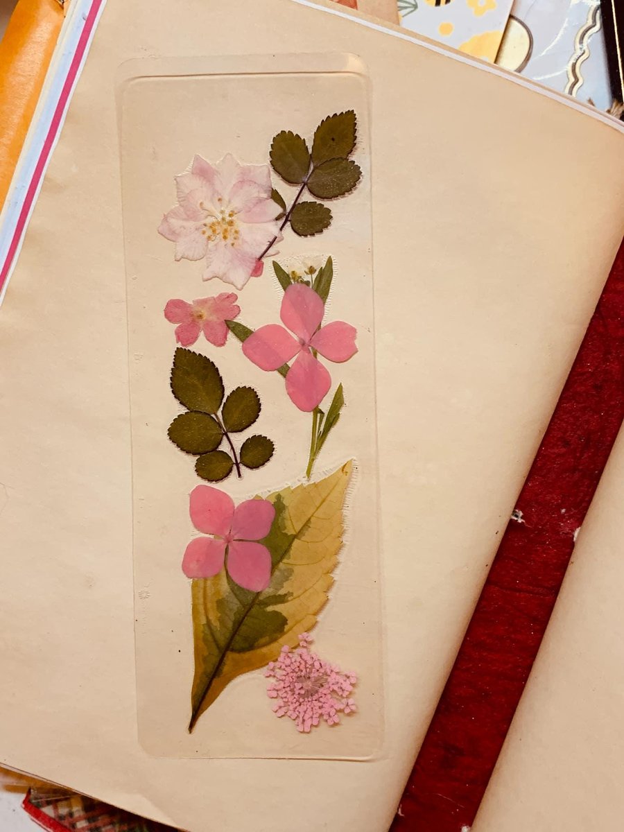 Dried Flower Bookmark | Handmade Bookmark | Wild Flower Bookmark | Pink & Purple Flowers | Floral Bookmark | Real Pressed Flower Bookmark |